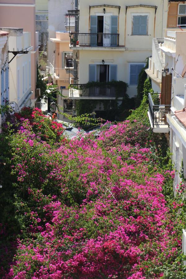 Oiko Mini Suites Ερμούπολη Εξωτερικό φωτογραφία
