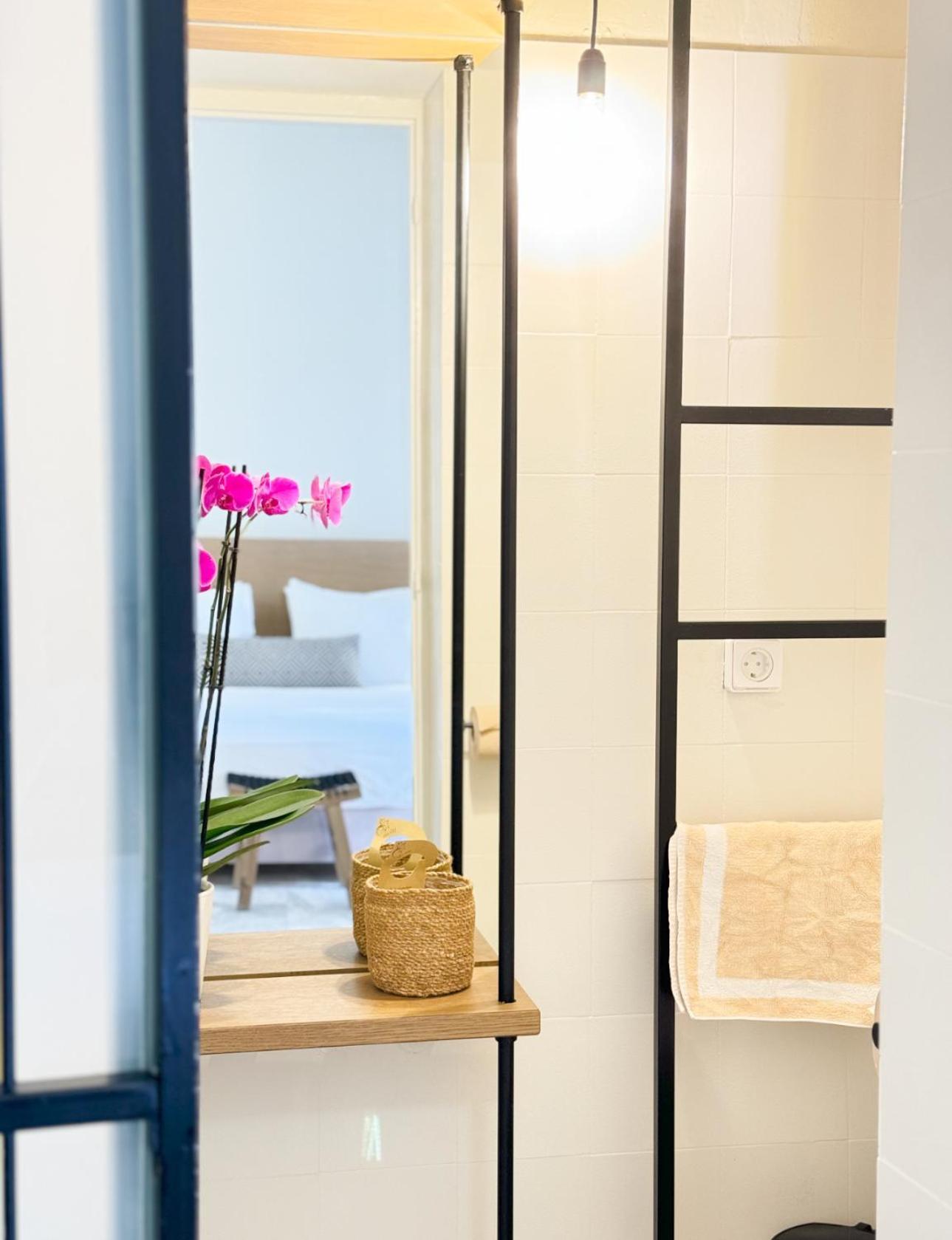 Oiko Mini Suites Ερμούπολη Εξωτερικό φωτογραφία