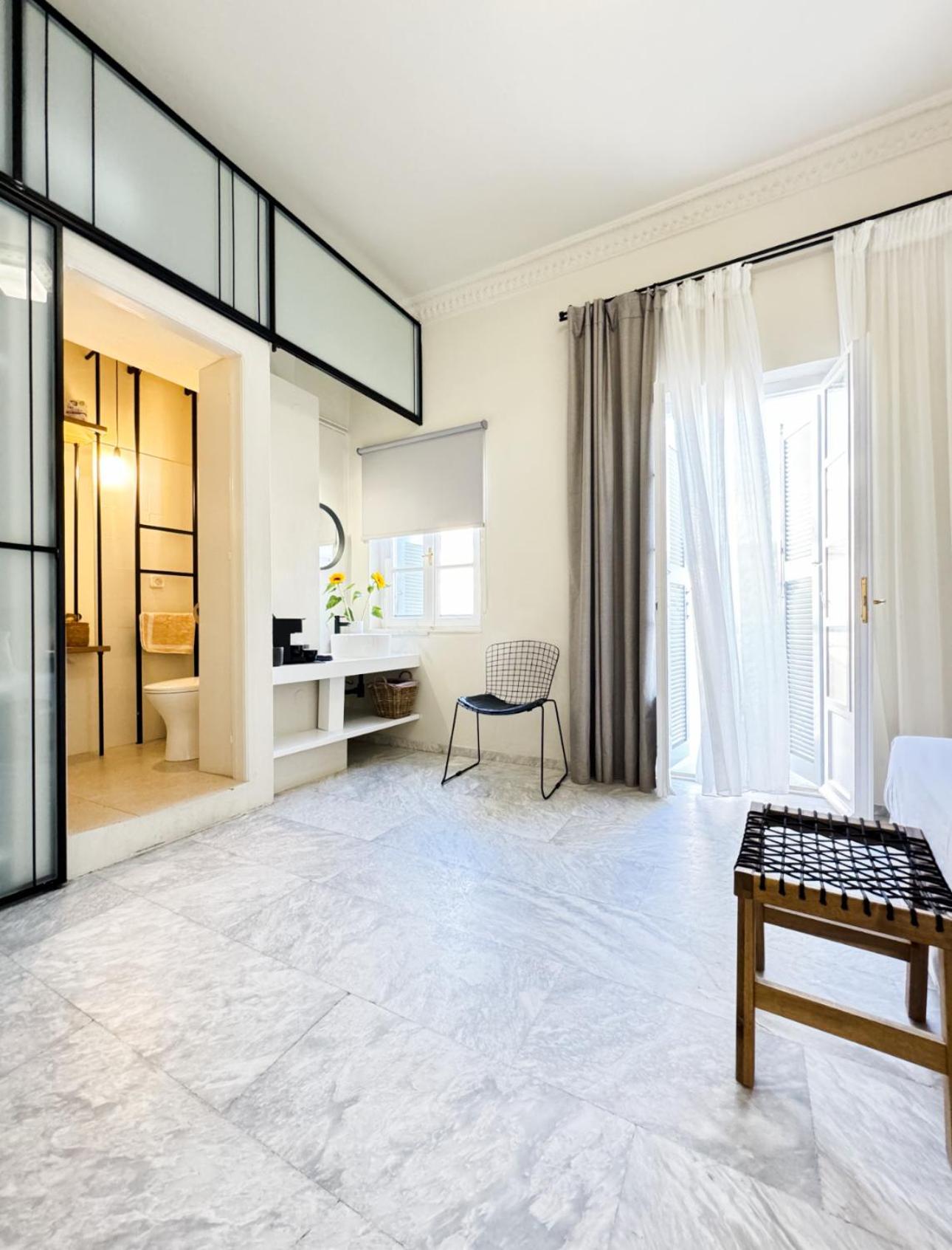 Oiko Mini Suites Ερμούπολη Εξωτερικό φωτογραφία
